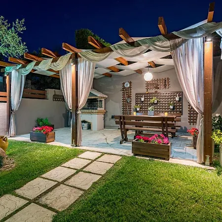 Villa Vatia