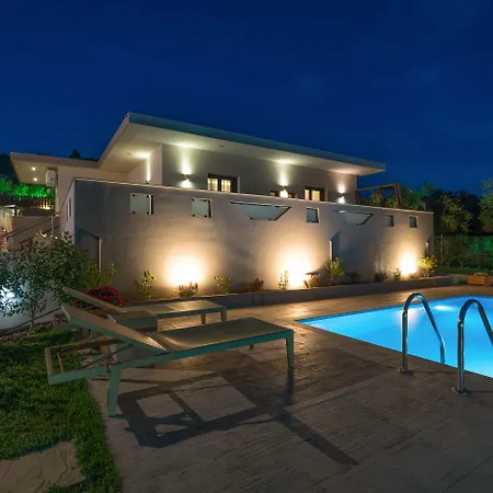Villa Vatia *